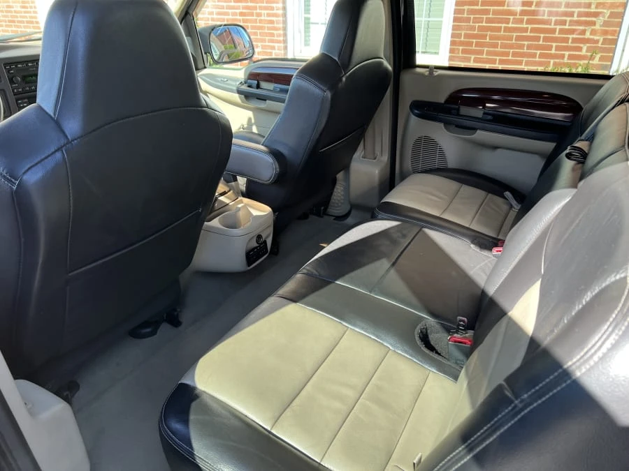 2005 Ford Excursion - Image 6 of 10