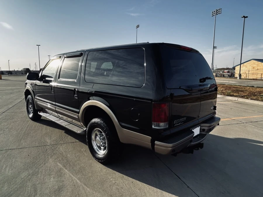 2005 Ford Excursion - Image 16 of 31