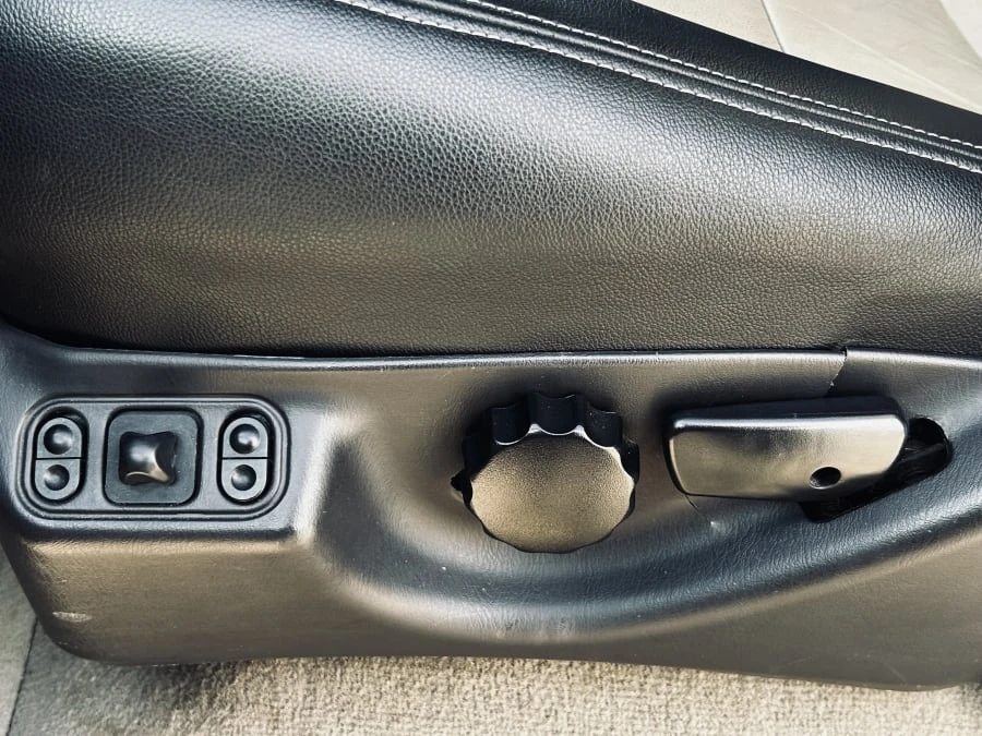 2005 Ford Excursion - Image 27 of 31