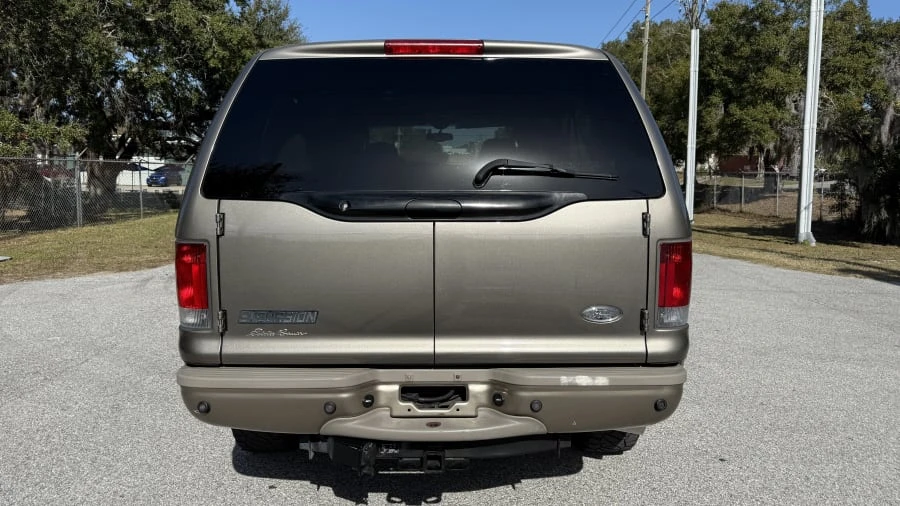 2005 Ford Excursion - Image 5 of 26