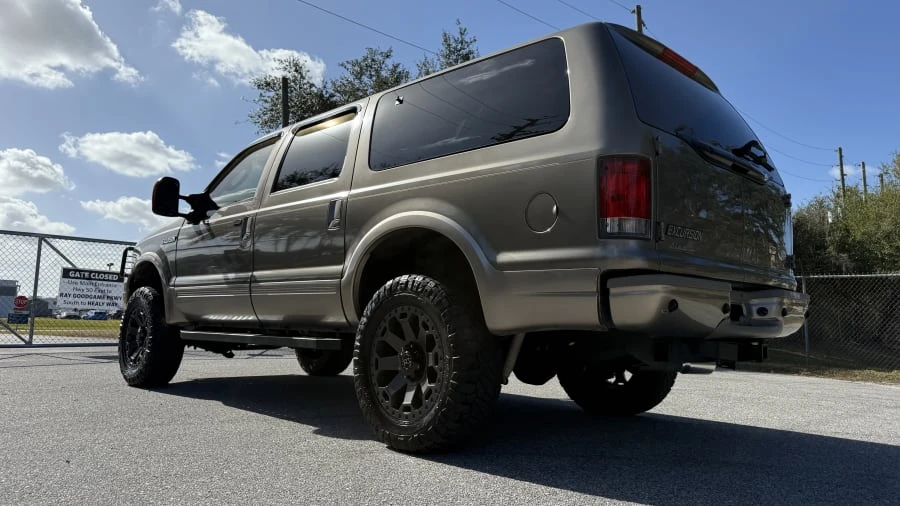2005 Ford Excursion - Image 7 of 26
