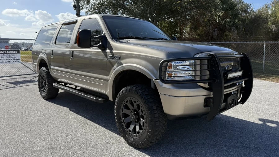 2005 Ford Excursion - Image 8 of 26