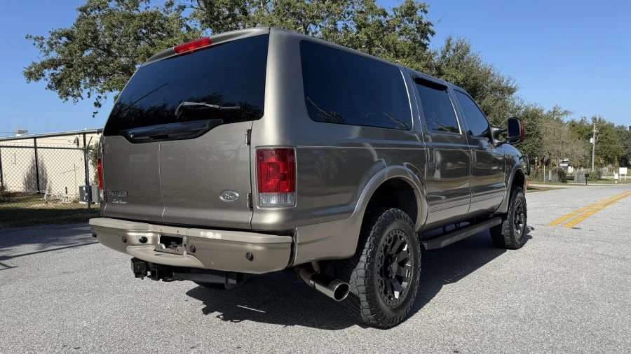 2005 Ford Excursion - Image 3 of 26