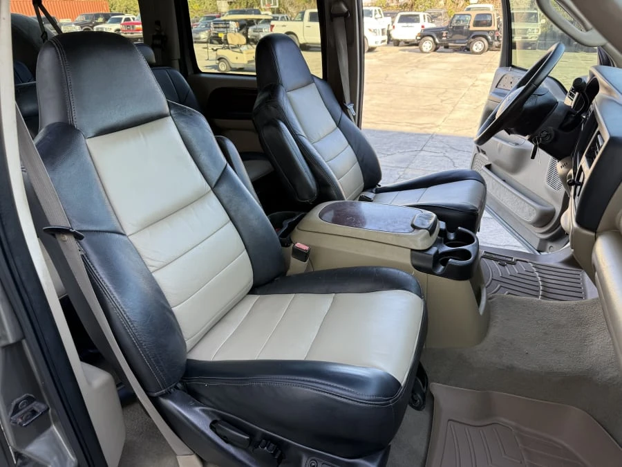 2005 Ford Excursion - Image 21 of 26