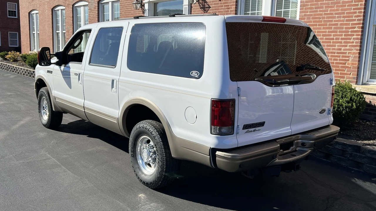 2005 Ford Excursion - Image 3 of 10