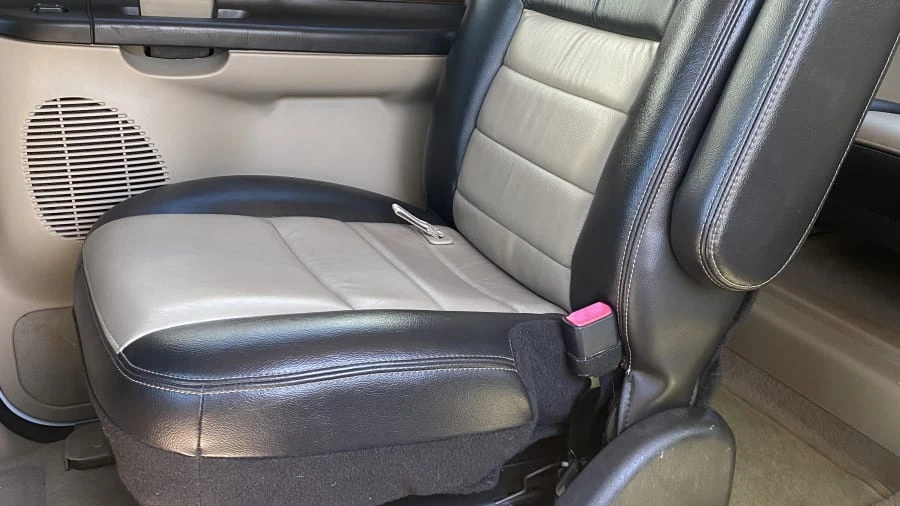 2005 Ford Excursion - Image 5 of 6