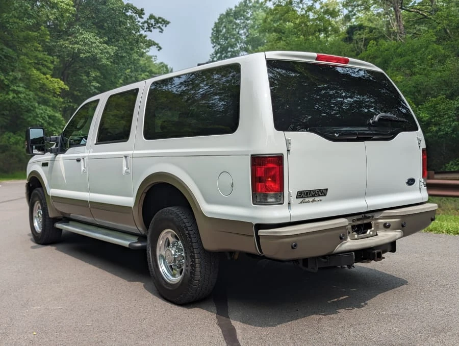 2005 Ford Excursion - Image 19 of 31