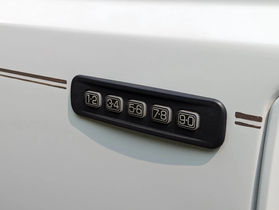 2005 Ford Excursion - Image 25 of 31