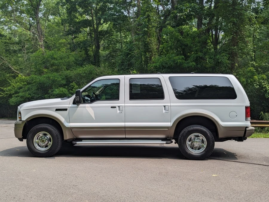 2005 Ford Excursion - Image 2 of 31
