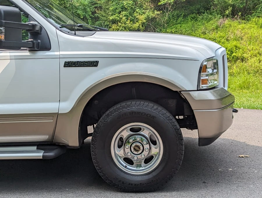 2005 Ford Excursion - Image 16 of 31