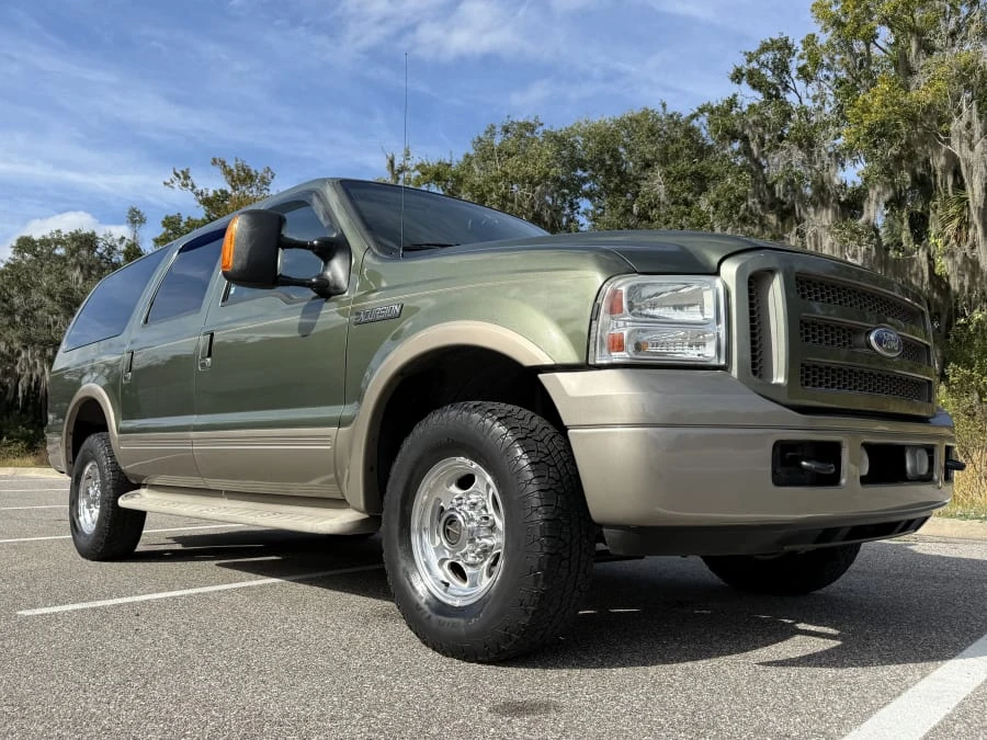 2005 Ford Excursion - Image 9 of 25