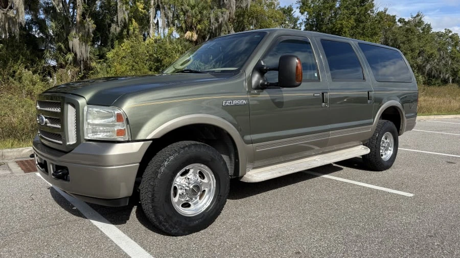 2005 Ford Excursion - Image 10 of 25