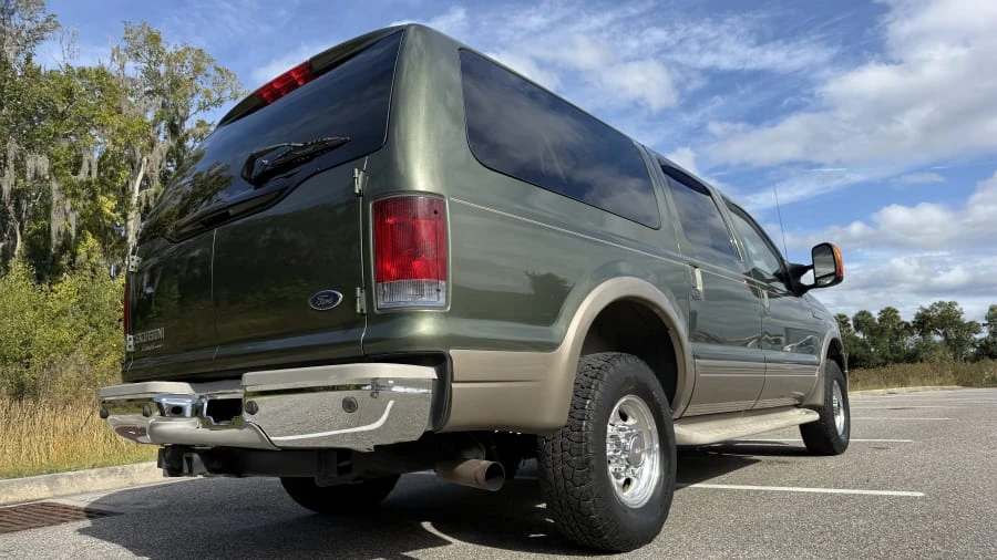 2005 Ford Excursion - Image 11 of 25