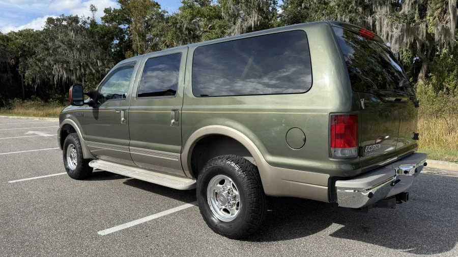 2005 Ford Excursion - Image 8 of 25