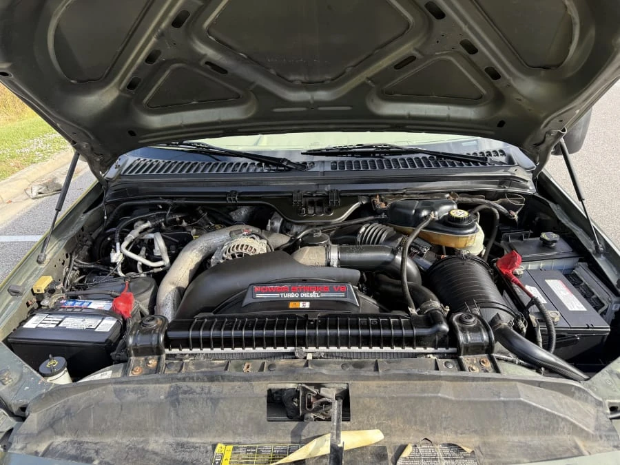 2005 Ford Excursion - Image 23 of 25