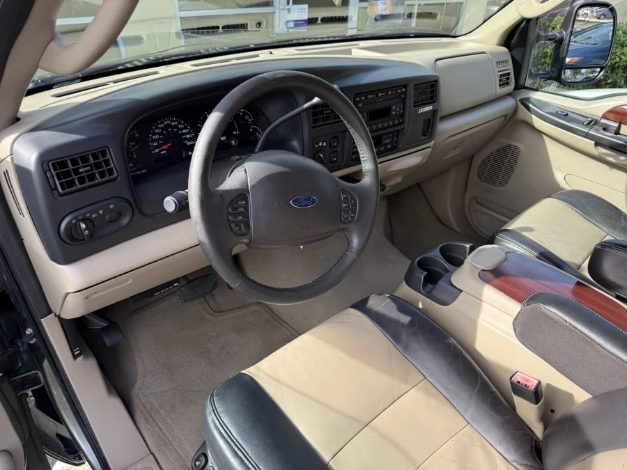 2005 Ford Excursion - Image 15 of 25