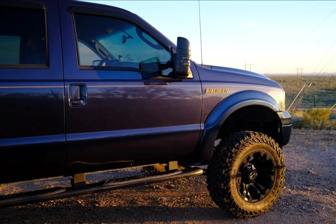 2005 Ford Excursion - Image 10 of 31