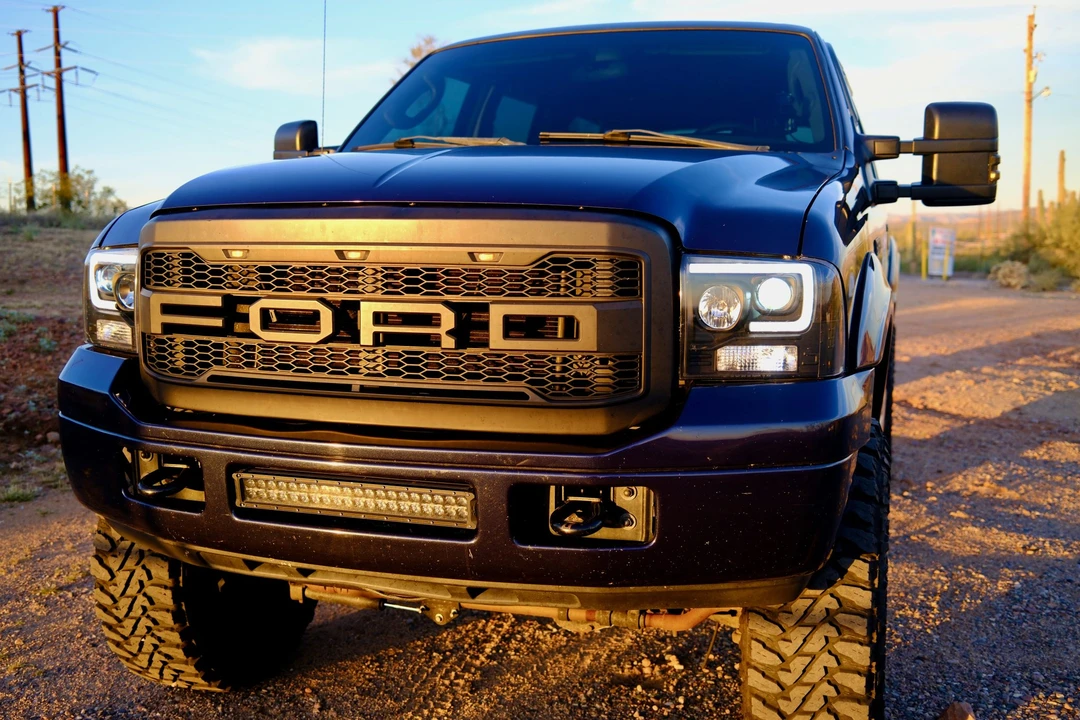 2005 Ford Excursion - Image 3 of 31
