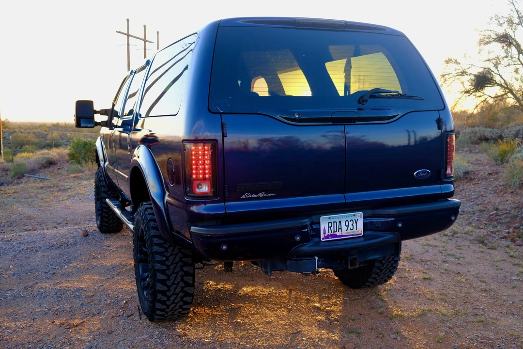 2005 Ford Excursion - Image 7 of 31