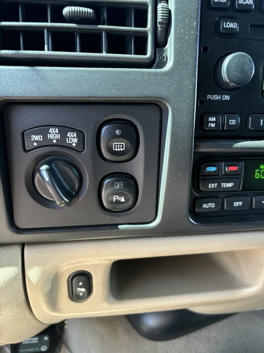2005 Ford Excursion - Image 23 of 31