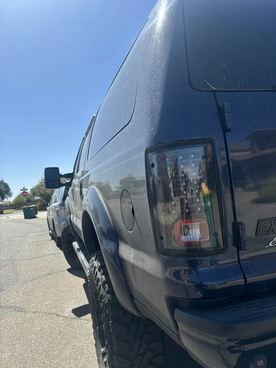 2005 Ford Excursion - Image 15 of 31