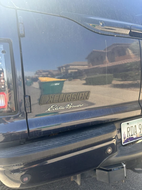 2005 Ford Excursion - Image 16 of 31