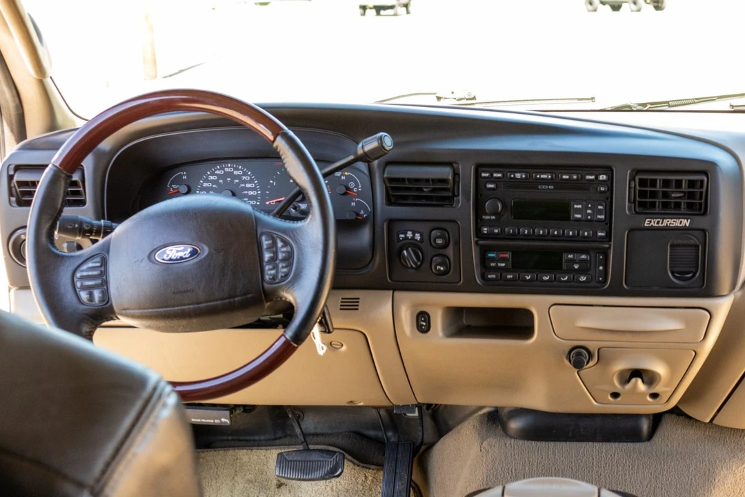 2005 Ford Excursion - Image 5 of 7