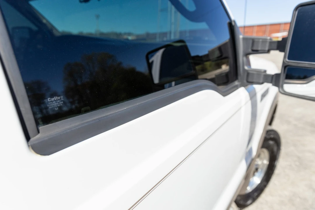 2005 Ford Excursion - Image 22 of 31