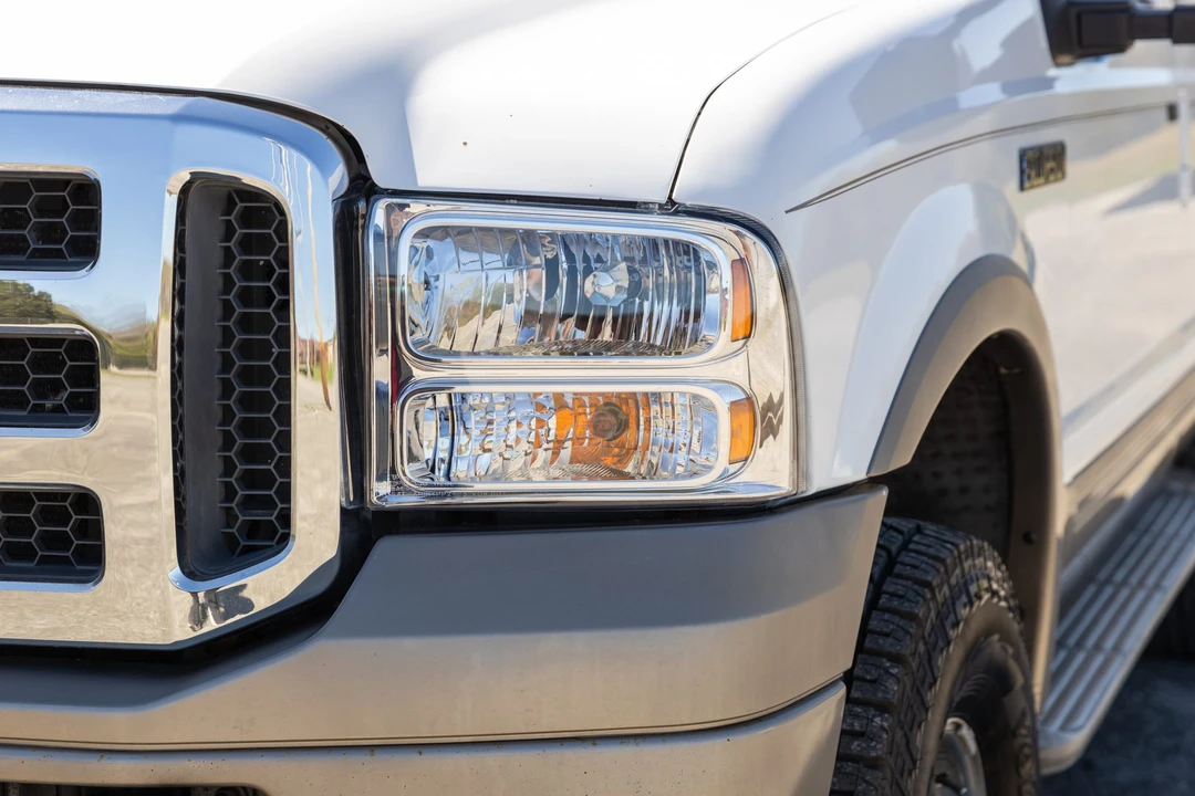 2005 Ford Excursion - Image 12 of 31