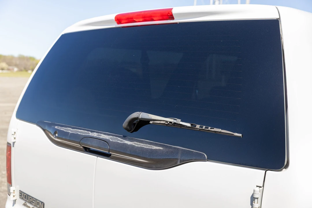 2005 Ford Excursion - Image 19 of 31