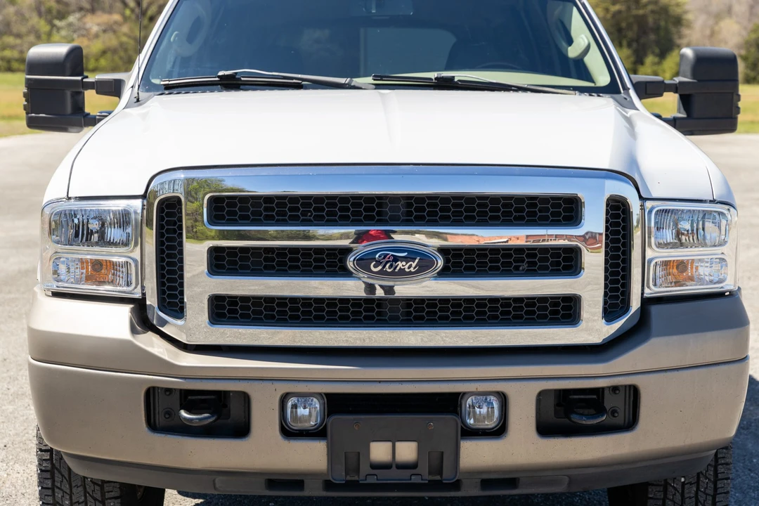 2005 Ford Excursion - Image 10 of 31