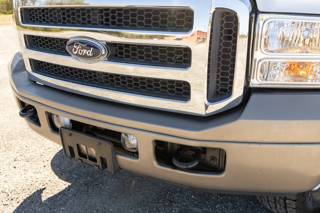2005 Ford Excursion - Image 14 of 31