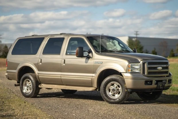 2005 Ford Excursion - Image 2 of 8