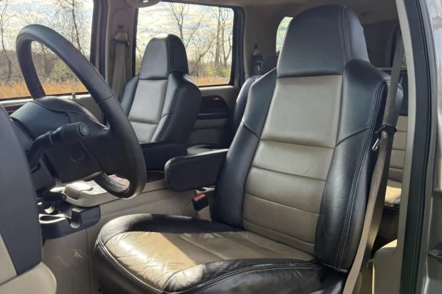 2005 Ford Excursion - Image 4 of 8