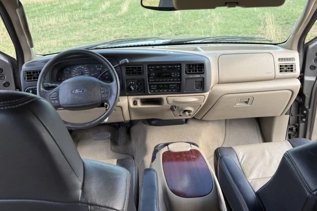 2005 Ford Excursion - Image 5 of 8