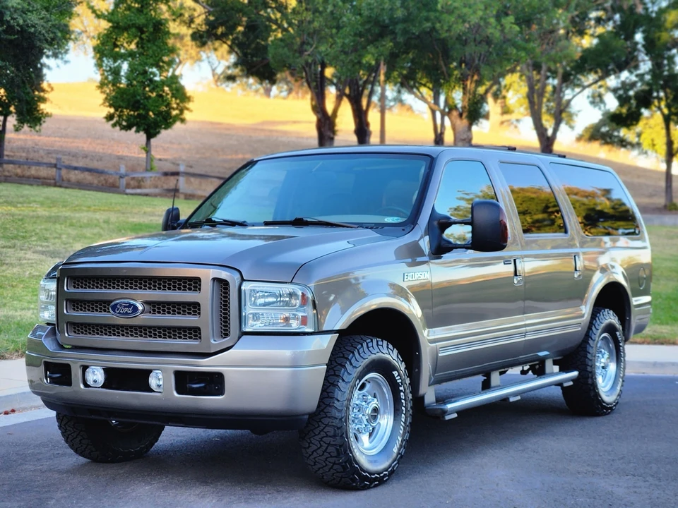 2005 Ford Excursion - Image 4 of 31