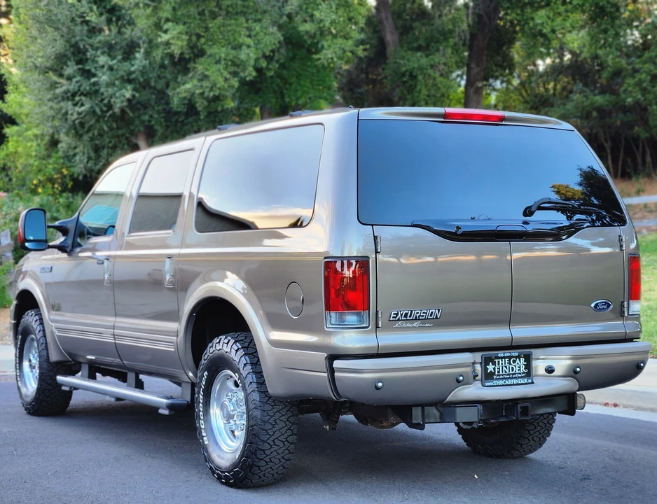 2005 Ford Excursion - Image 20 of 31
