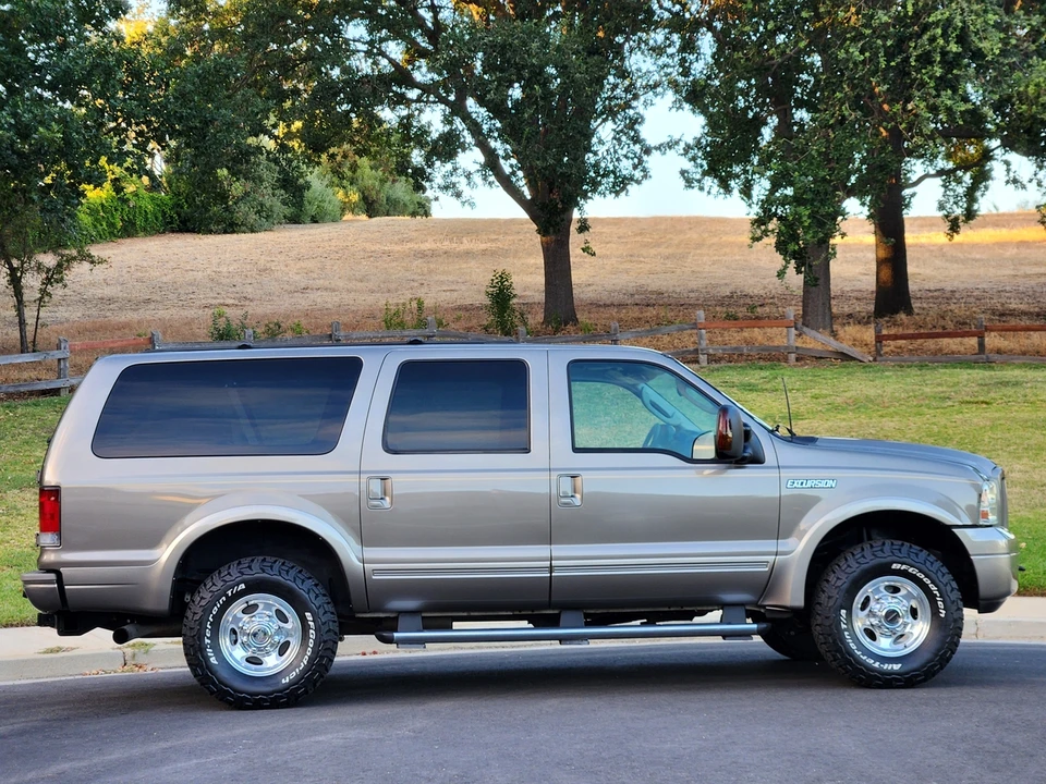 2005 Ford Excursion - Image 30 of 31