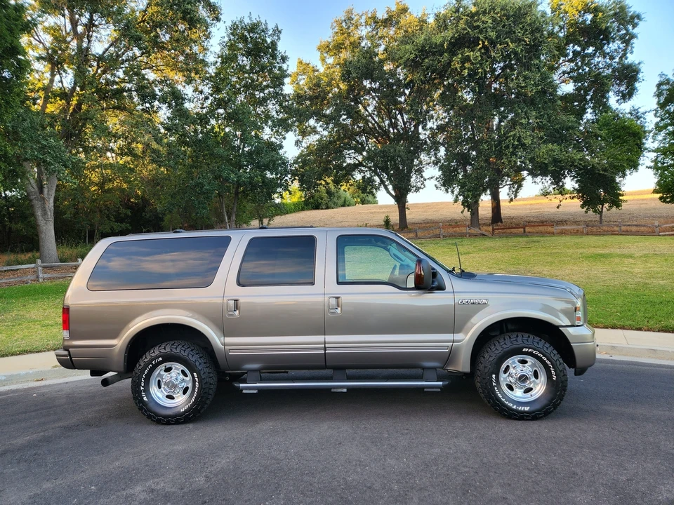 2005 Ford Excursion - Image 29 of 31