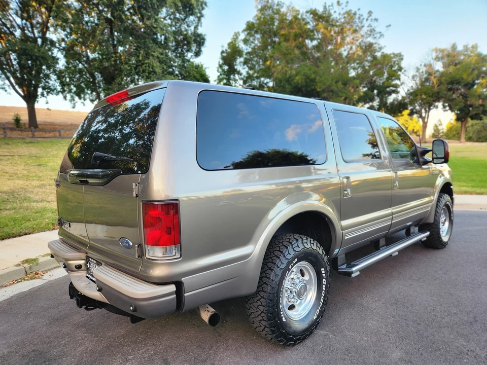 2005 Ford Excursion - Image 24 of 31