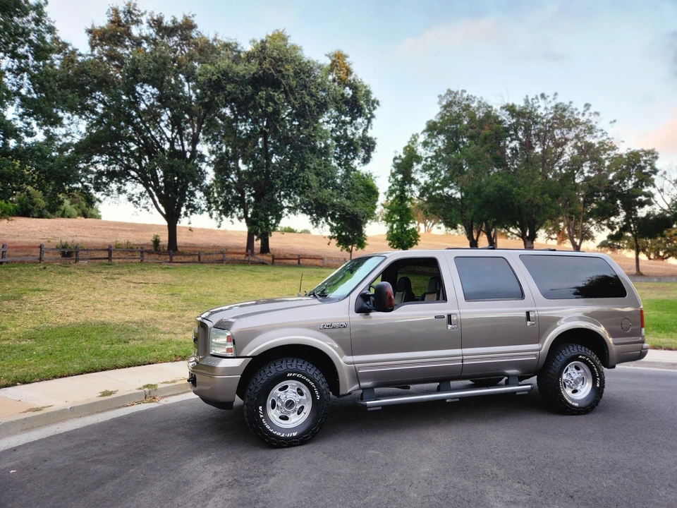 2005 Ford Excursion - Image 12 of 31
