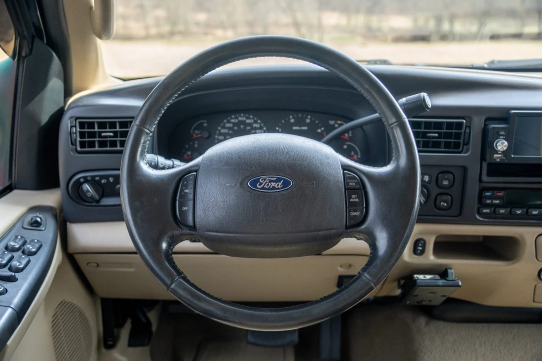 2005 Ford Excursion - Image 5 of 7