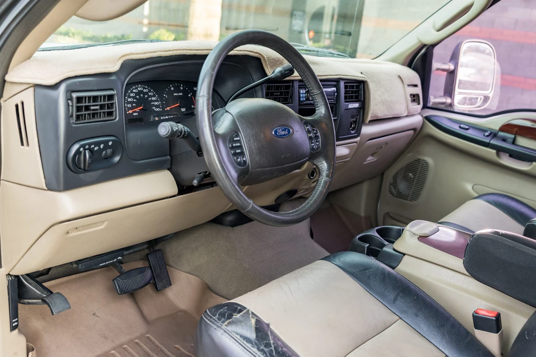 2005 Ford Excursion - Image 30 of 31