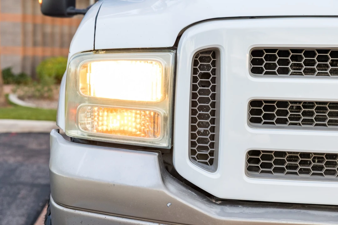 2005 Ford Excursion - Image 9 of 31