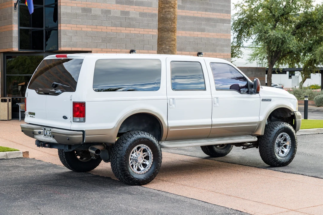 2005 Ford Excursion - Image 5 of 31
