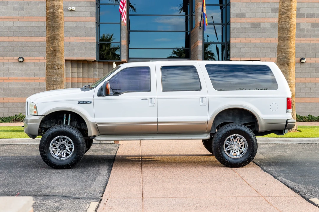 2005 Ford Excursion - Image 8 of 31