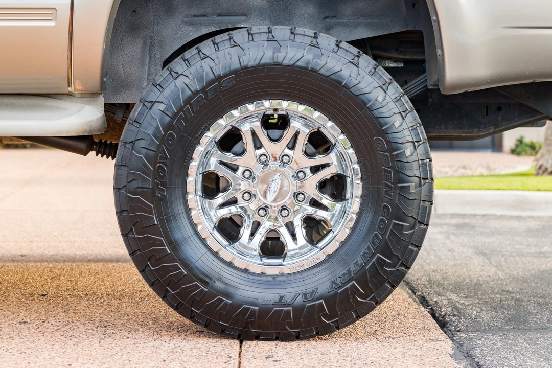 2005 Ford Excursion - Image 29 of 31
