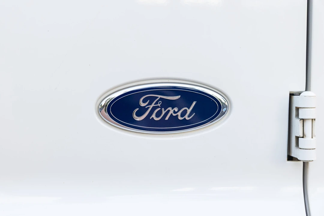2005 Ford Excursion - Image 23 of 31