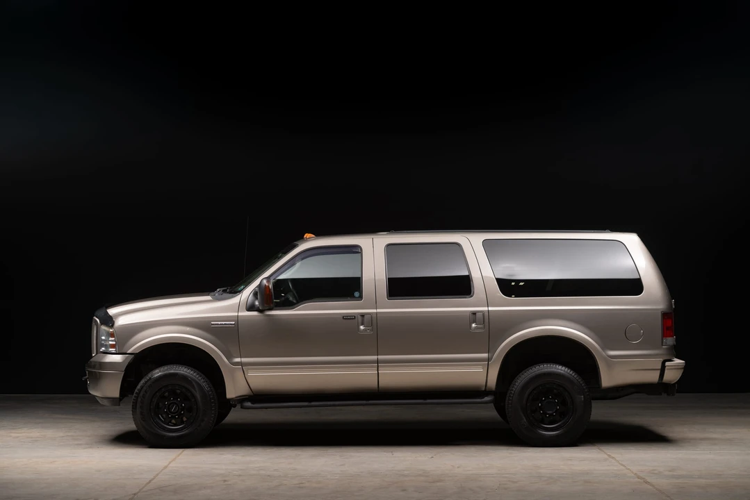 2005 Ford Excursion - Image 3 of 31