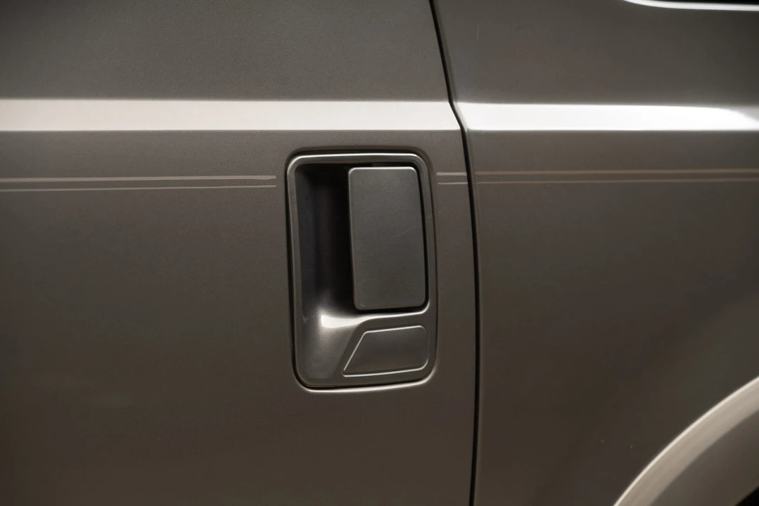 2005 Ford Excursion - Image 29 of 31